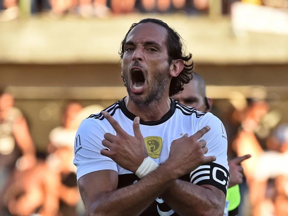 Roque Santa Cruz, futbolista. Foto: NA