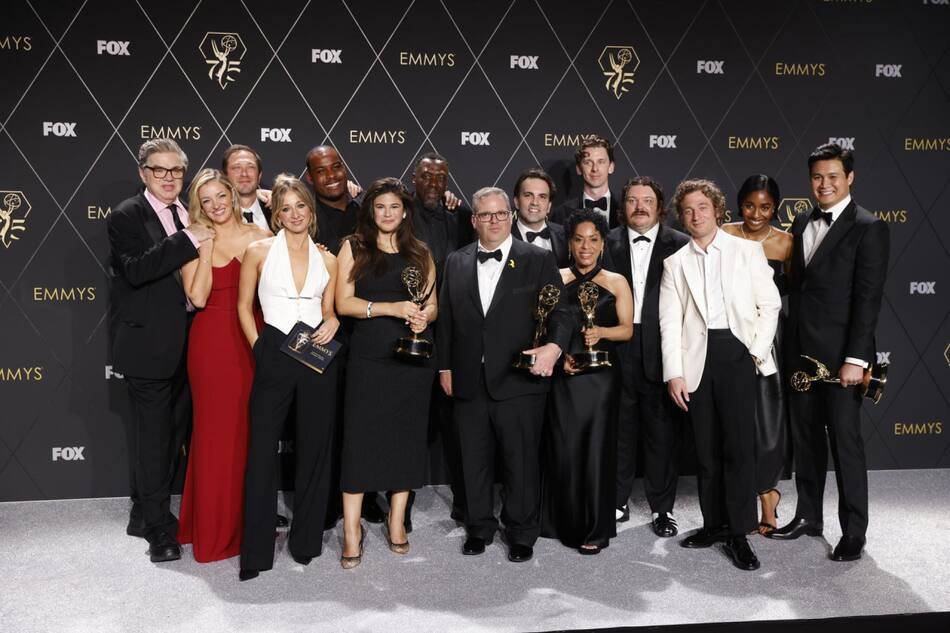 El elenco de The Bear en los premios Emmy. Foto: EFE.