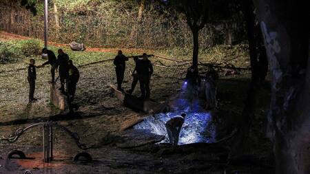 Destrozos en Tel Aviv, Israel, tras misiles lanzados desde Yemen. Foto: Reuters