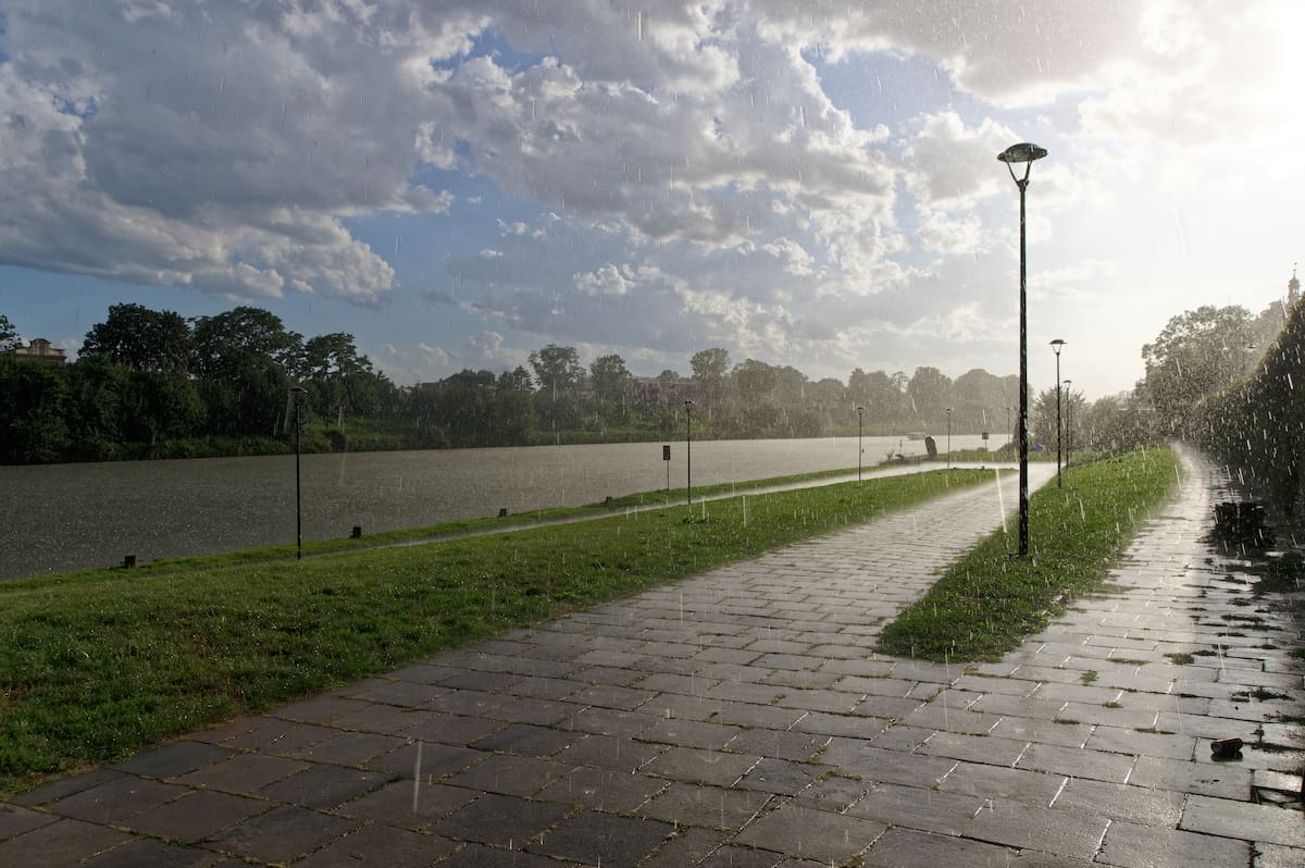 Lluvia y tormenta.