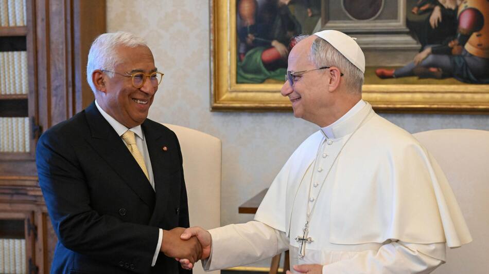 León XIV junto a Antonio Costa en el Vaticano. Foto: EFE/Mario Tomassetti.