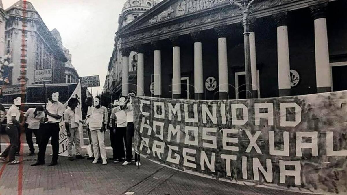 Primera marcha del orgullo. Foto: Télam