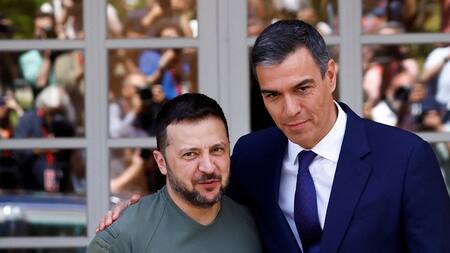 Volodímir Zelenski y Pedro Sánchez. Foto: Reuters.