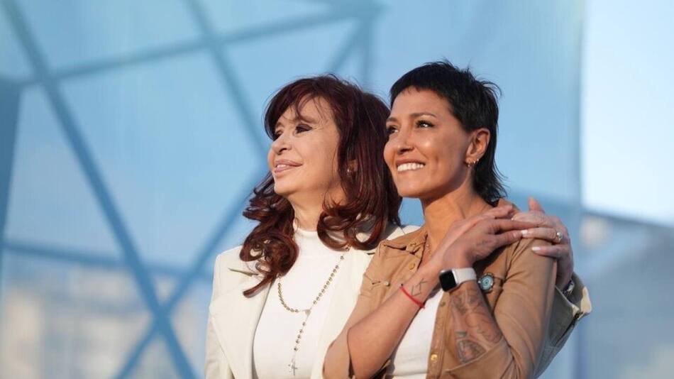 Mayra Mendoza y Cristina Kirchner