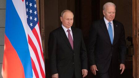 Vladimir Putin y Joe Biden. Foto: REUTERS