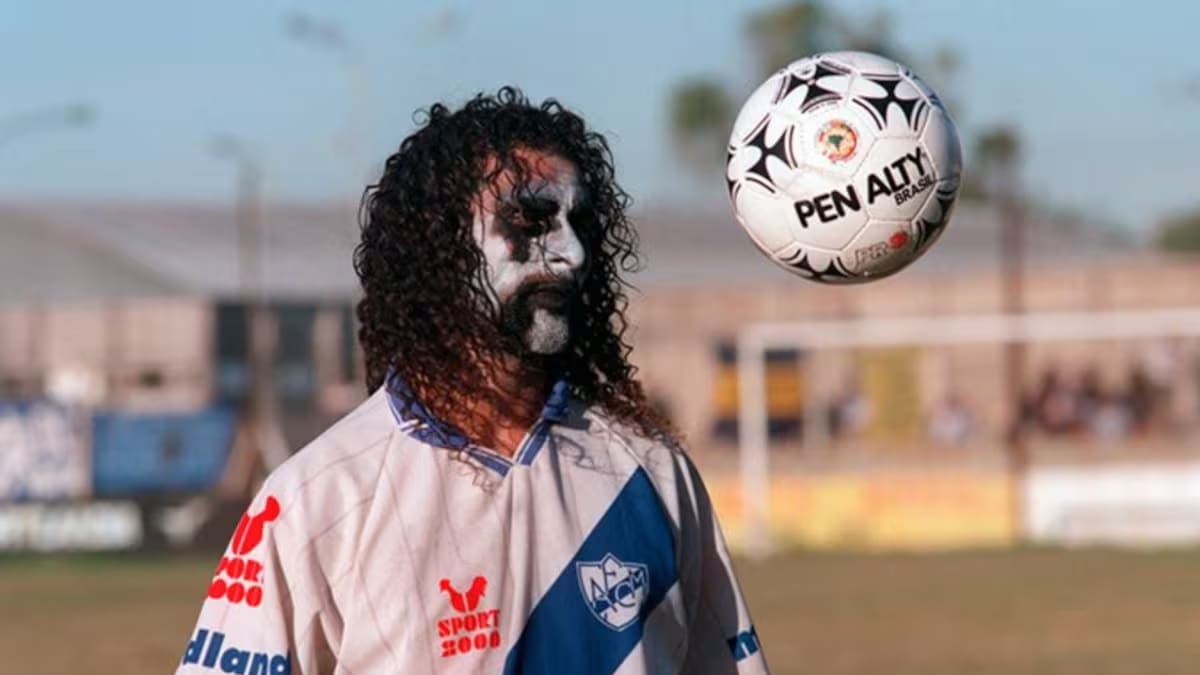 Quién fue Darío Dubois, el futbolista “metalero” que jugó con la cara pintada y dejó su huella en el Ascenso