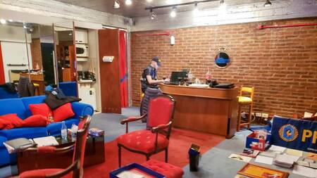 Allanamiento en la secta de Villa Crespo. Foto: NA.