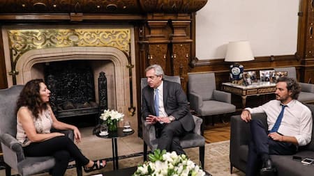 Alberto Fernandez, Santiago Cafiero y Cristina Caamaño en Casa Rosada, AGENCIA NA