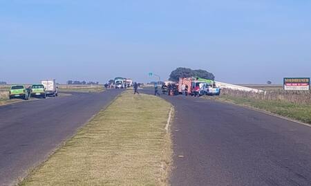 Volcó un micro en General La Madrid. Foto: X/sassogerman