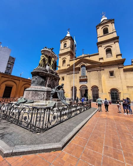 Convento Santo Domingo donde están los restos de Belgrano. Foto: Instagram @miremospararriba
