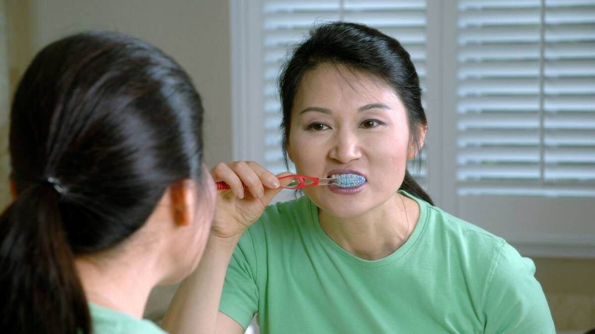 Cepillarse los dientes. Foto: Unsplash