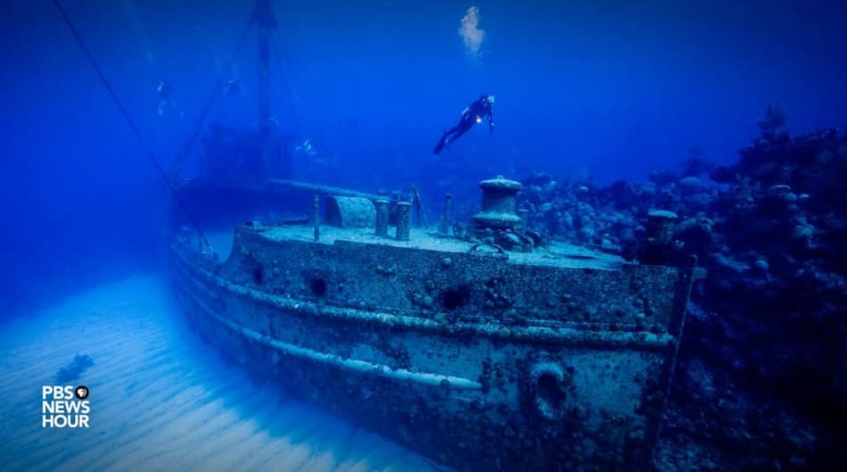 Barcos en el fondo del triángulo de las Bermudas. Foto: PBS.