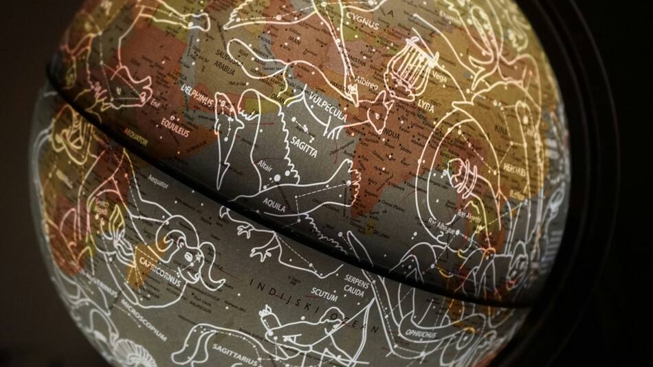 Astrología, horóscopo, signos del zodíaco. Foto Unsplash.