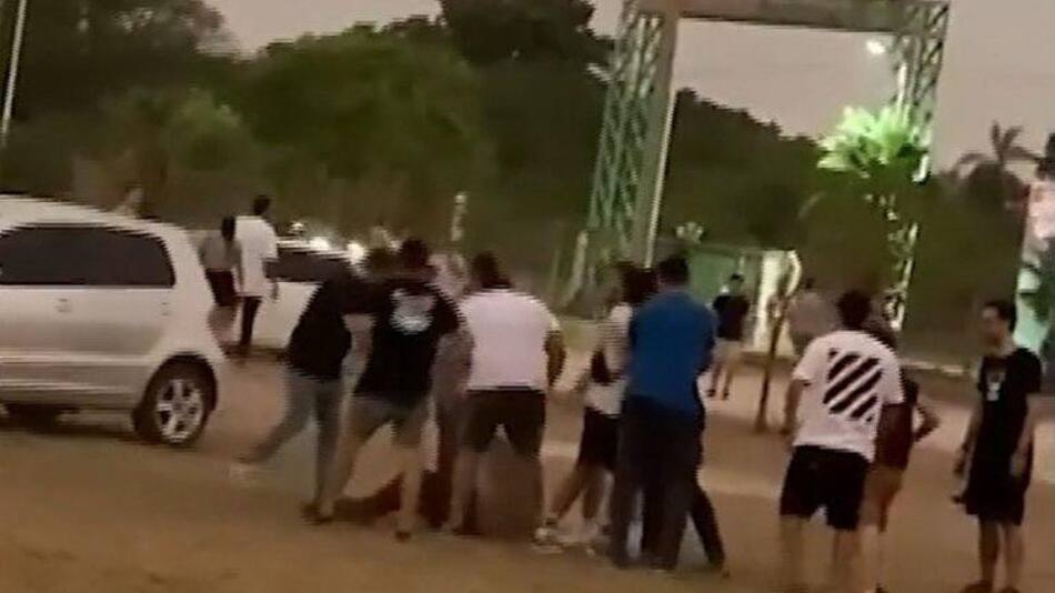 Brutal pelea. Foto: NA.