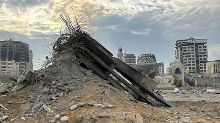 Mueren alrededor de 50 palestinos en nuevos bombardeos de Israel contra varios puntos de la Franja de Gaza