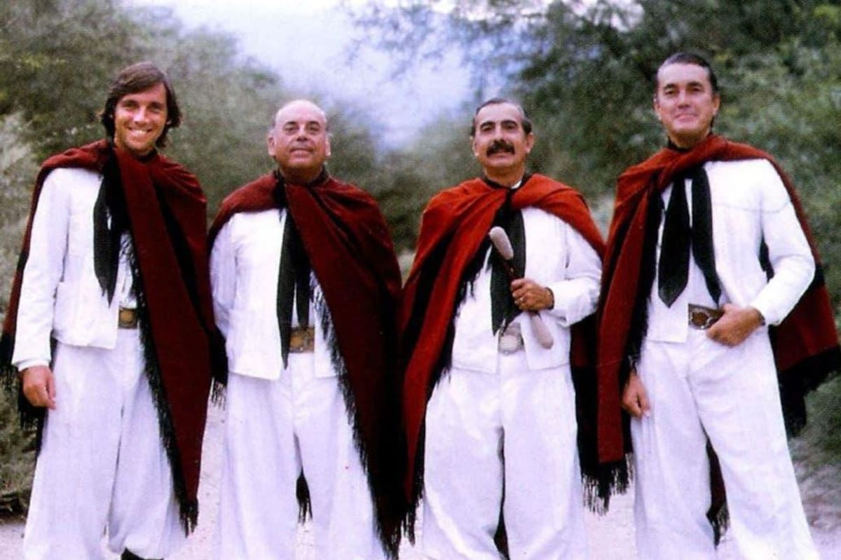 Juan Carlos Saravia, Chalchaleros