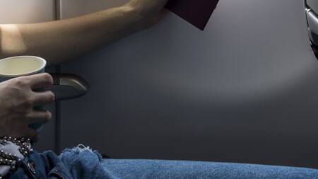 Viajar tranquilo en avión. oto: Freepik