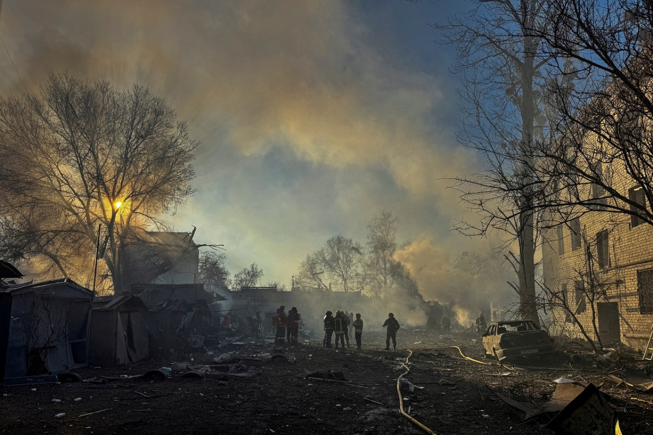 Ataque con misiles sobre Ucrania. Foto: Reuters (Vitalii Hnidyi)