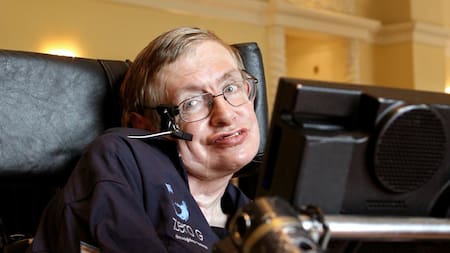 La voz de Stephen Hawking viajó al espacio durante su funeral