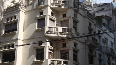 Grandes terrazas y pérgolas: dónde queda la “Hungría de Argentina” que sorprende a los turistas