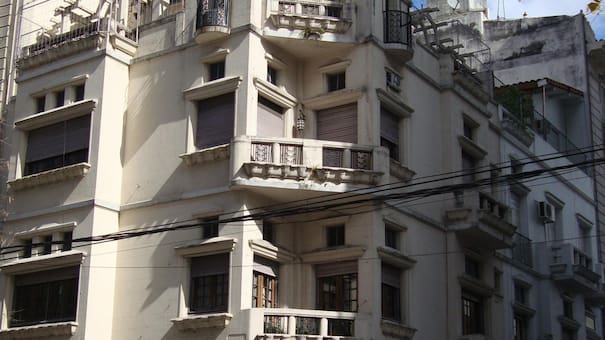 Grandes terrazas y pérgolas: dónde queda la “Hungría de Argentina” que sorprende a los turistas