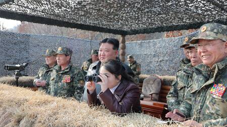 Kim Jong-un visita junto a su hija ejercicios militares en Corea del Norte. Foto: Reuters.