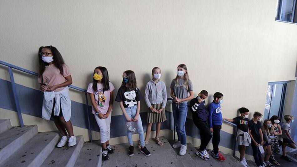 Coronavirus en Francia, escuelas, REUTERS