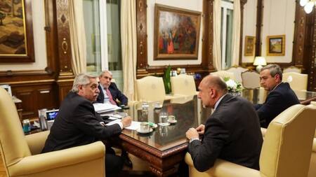 Alberto Fernández, Omar Perotti, reunión, Casa Rosada, NA
