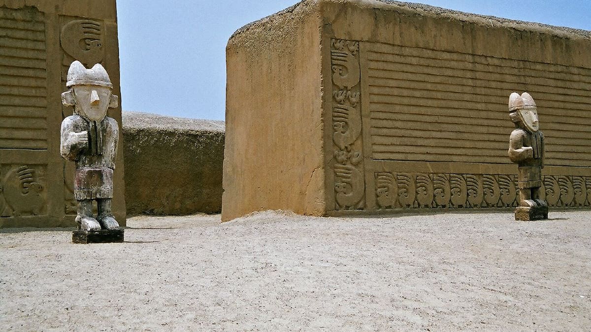 El guardián de Chan Chan: quién es el adobero que desde hace 15 años custodia la ciudad de barro más grande de Sudamérica