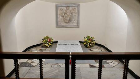 La tumba de Benedicto XVI ya puede ser visitada