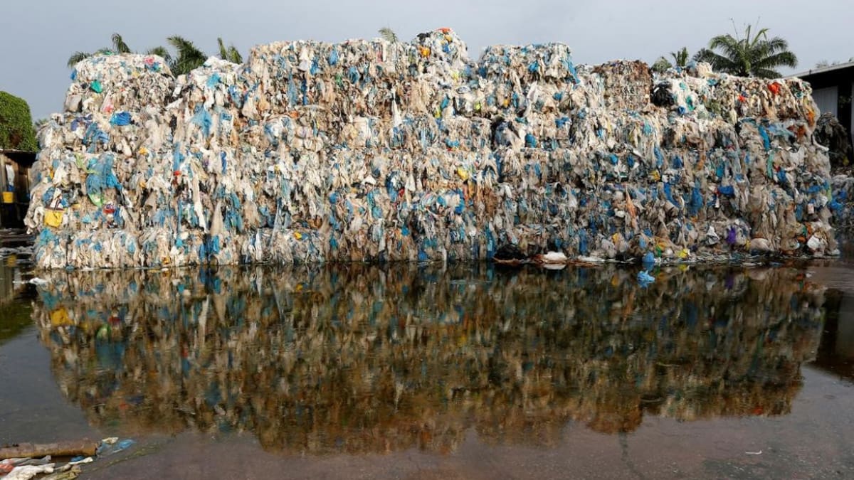 Italia descubre una ruta ilegal de desechos plásticos al Sudeste asiático