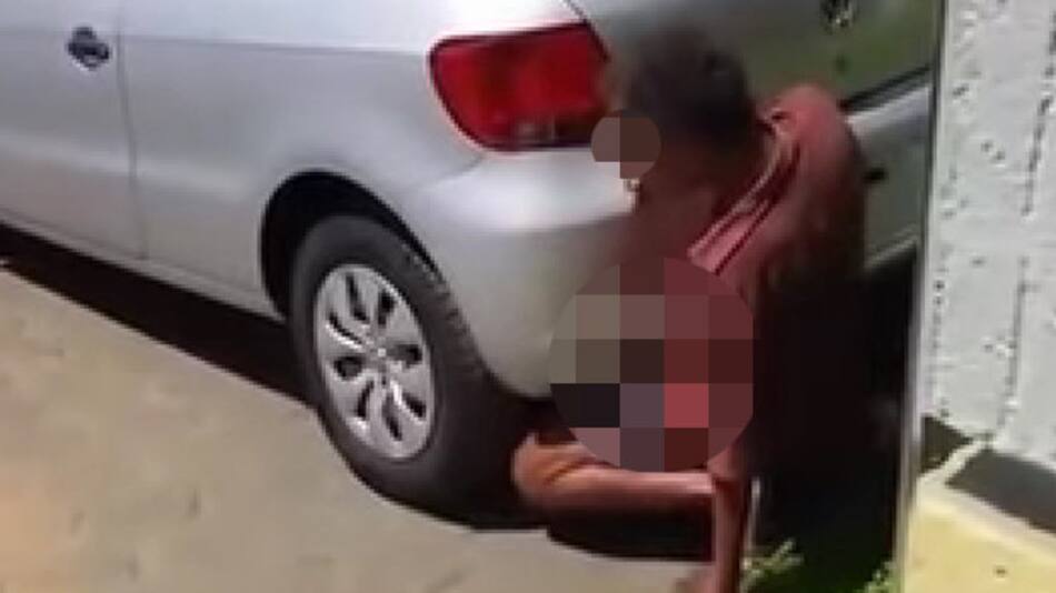 Tuvo sexo con un auto