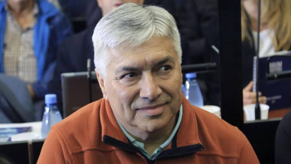 El empresario Lázaro Báez pidió hoy suspender el juicio por irregularidades en la obra pública, NA