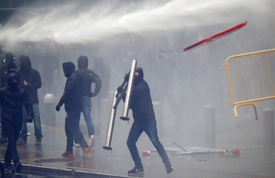 Europa en llamas: violentos disturbios con manifestantes anti-inmigración en Bélgica