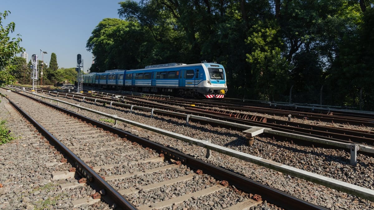 Tren Mitre; Trenes Argentinos.