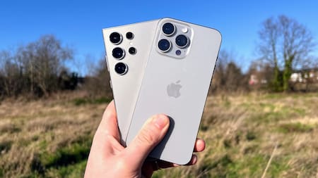 iPhone 15 y Samsung Galaxy S24. Foto: X