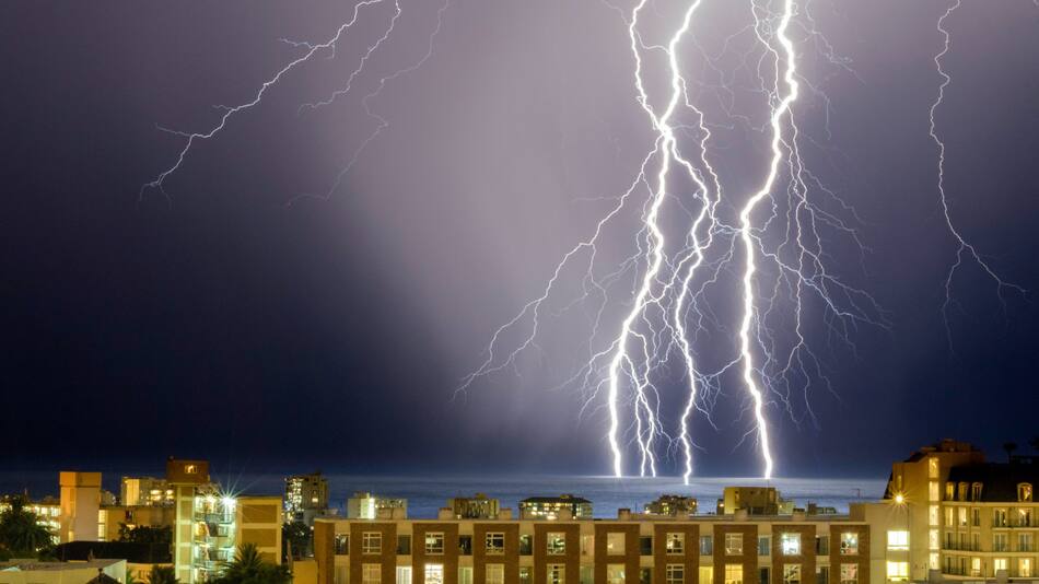 ''Superrayos'' son los relámpagos más potentes del mundo. Foto Unsplash.