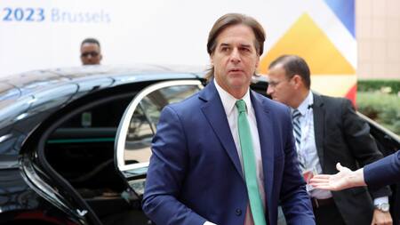 El presidente uruguayo Luis Lacalle Pou en la cumbre UE-Celac. Foto: EFE.