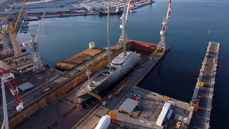 Yate de Andrey Melnichenko incautado en Italia, REUTERS