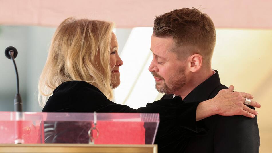 Macaulay Culkin y Catherine O'Hara. Foto: Reuters.