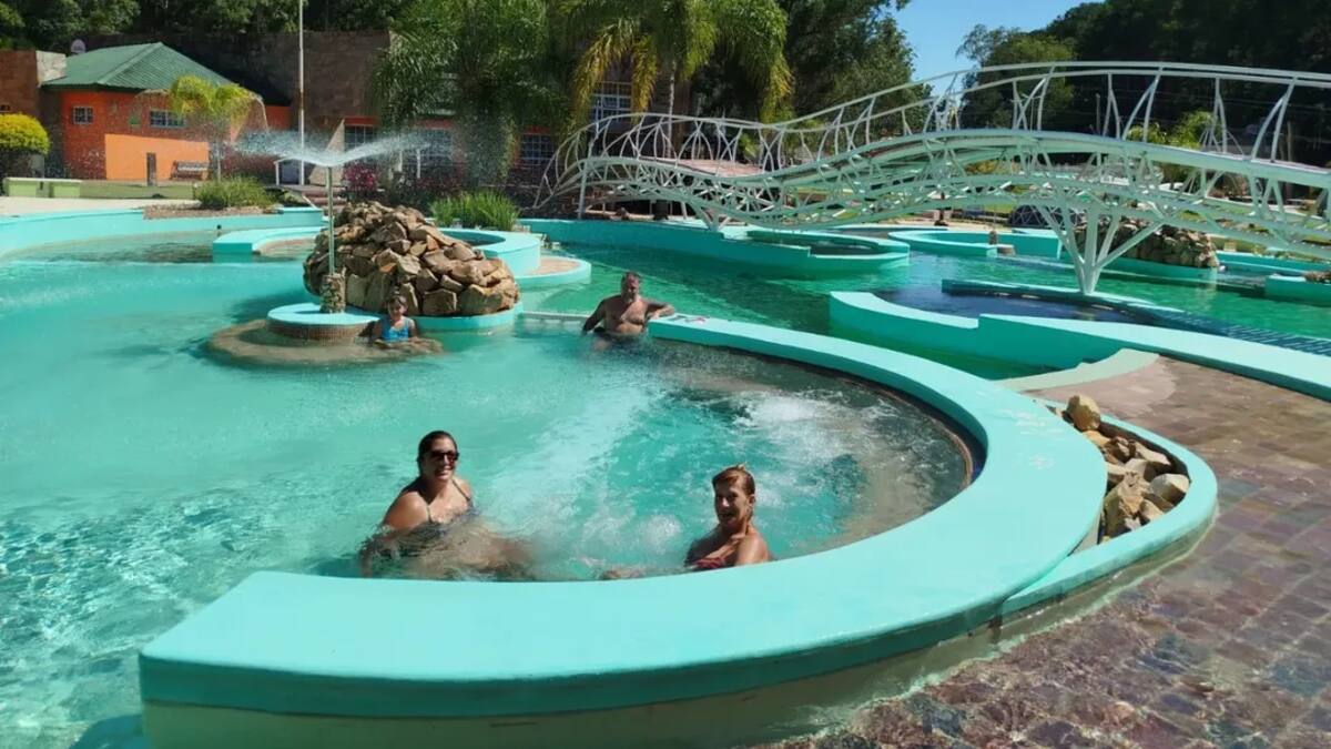 Disfrutá del relax del agua termal y sumale toda la diversión
