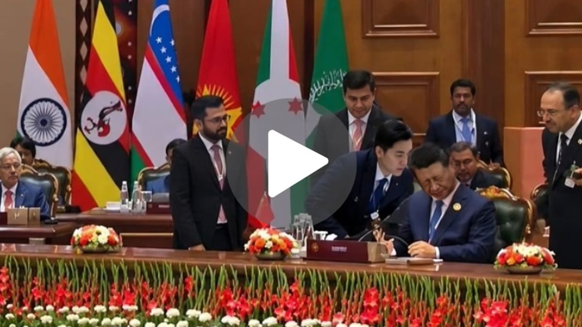 ¿Gesto de dolor de Xi Jinping en la cumbre de los BRICS?
