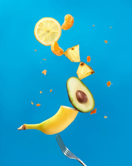 Frutas, palta, banana. Foto Unsplash.
