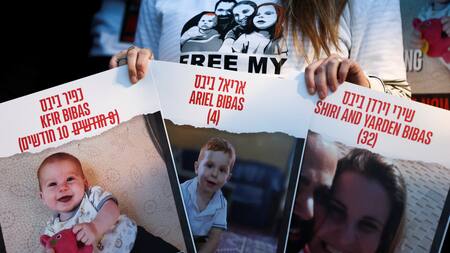 Protestas que pedían por la aparición de Kfir Bibas con vida. Foto: Reuters.