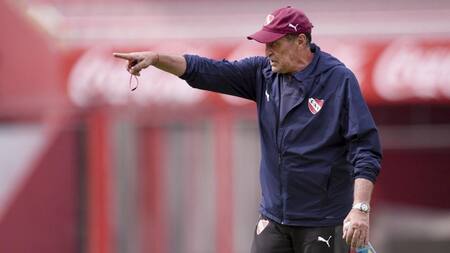Julio Cesar Falcioni, entrenador de Independiente, NA.