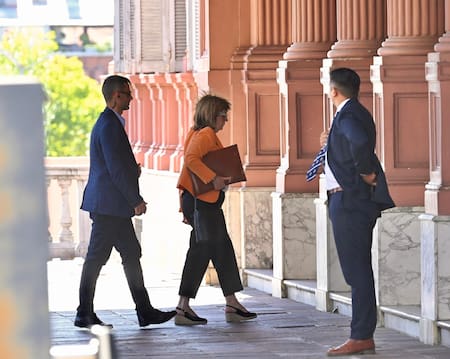 Patricia Bullrich entrando a Casa Rosada
