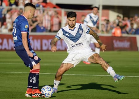 Vélez Sarsfield perdió ante Unión de Santa Fe y puso en peligro el título. Foto: X @AFA.