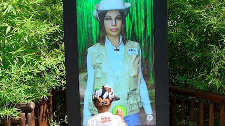 Un Zoológico de Madrid presentó a una cuidadora virtual clonada de un humano