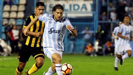 Atlético Tucumán vs. Peñarol, Copa Libertadores, Fútbol internacional, Reuters