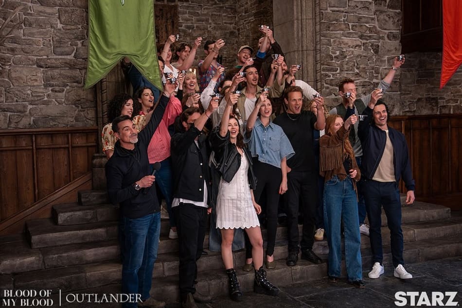 Los elencos de Outlander y Blood Of My Blood se juntaron en el Día Mundial de Outlander. Foto Instagram @outlande_starz